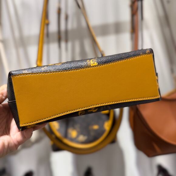 Coach Laurel Small Shoulder Bag Signature Canvas With Floral CCF17 Walnut/Yellow - Picture 4 of 11